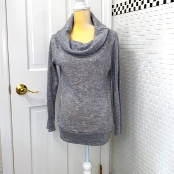 Beautiful cowl neck long sleeve mottled grey cotton blend sweater. Size Medium. - Picture 6 of 7